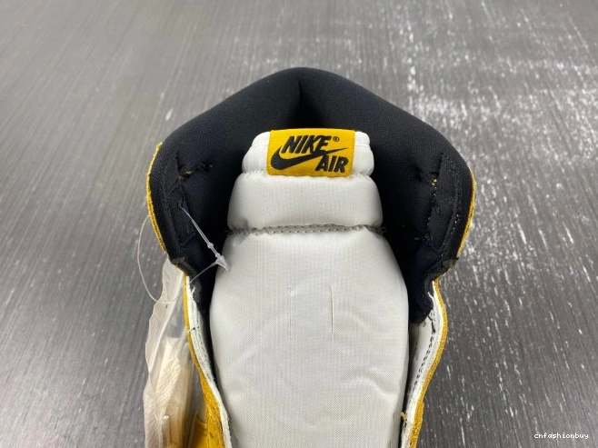High Ochre Air Yellow OG Jordan DZ5485-701 1 0813